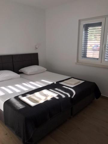 Apartments Haramincic M&B Stara Novalja Exteriör bild