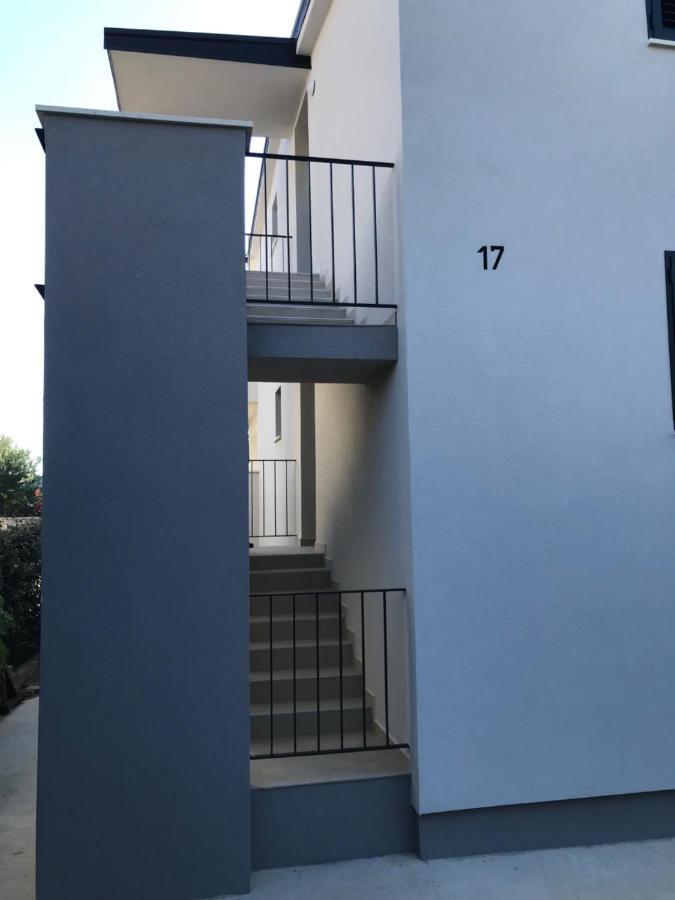 Apartments Haramincic M&B Stara Novalja Exteriör bild